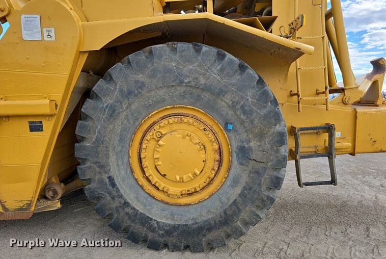 image for item EG9845 2004 Caterpillar 627G conventional scraper 