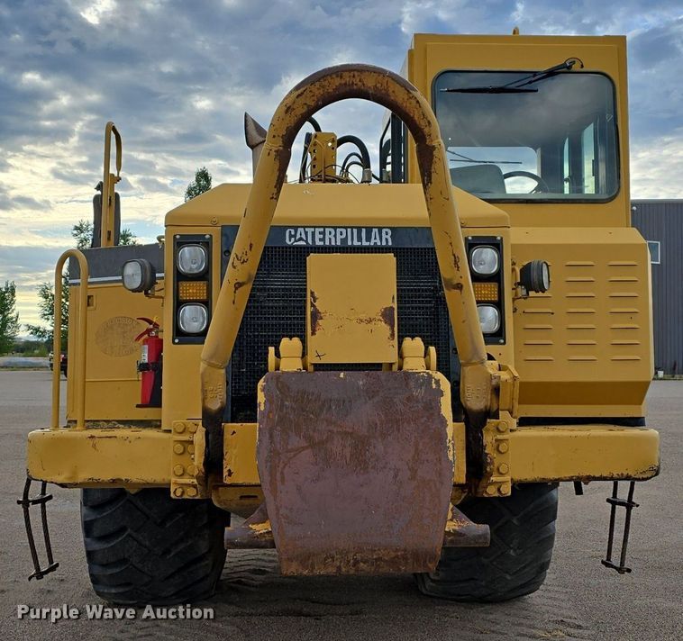 image for item EG9846 2004 Caterpillar 627G conventional scraper 