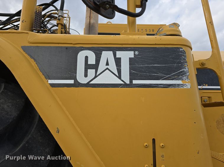 image for item EG9846 2004 Caterpillar 627G conventional scraper 
