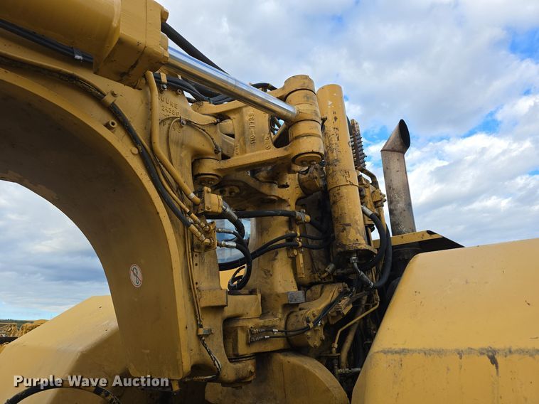 image for item EG9846 2004 Caterpillar 627G conventional scraper 