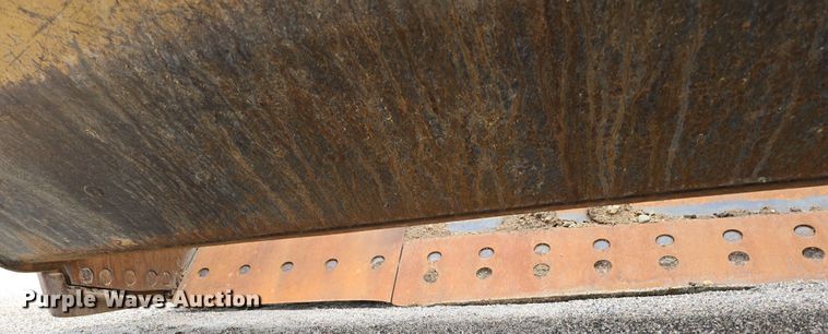 image for item EG9846 2004 Caterpillar 627G conventional scraper 