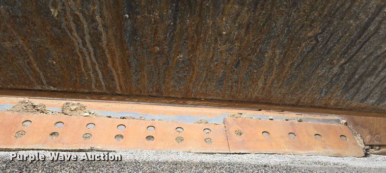 image for item EG9846 2004 Caterpillar 627G conventional scraper 