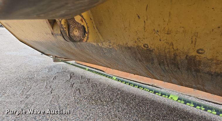 image for item EG9846 2004 Caterpillar 627G conventional scraper 