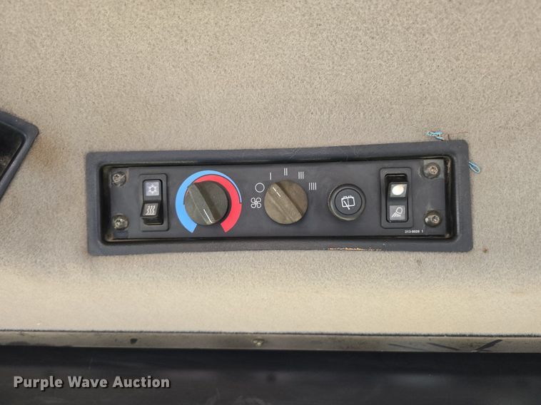 image for item EG9846 2004 Caterpillar 627G conventional scraper 