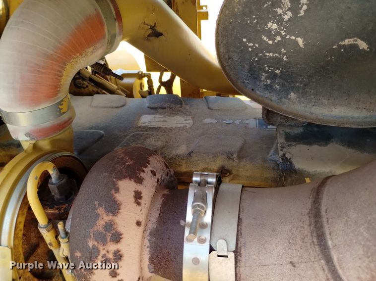 image for item EG9846 2004 Caterpillar 627G conventional scraper 