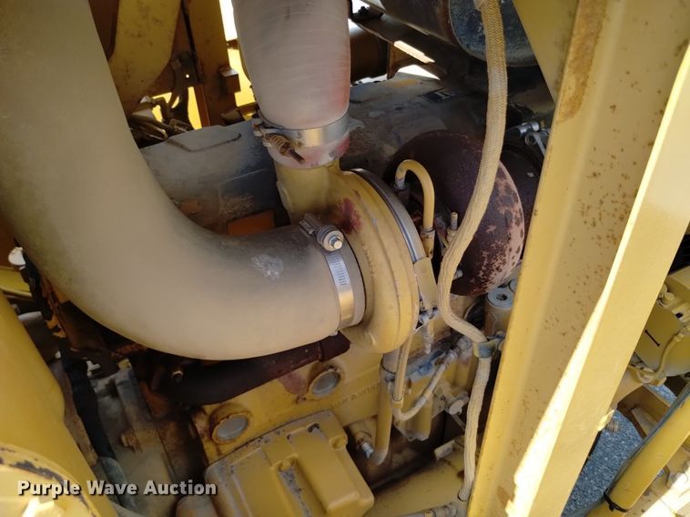 image for item EG9846 2004 Caterpillar 627G conventional scraper 