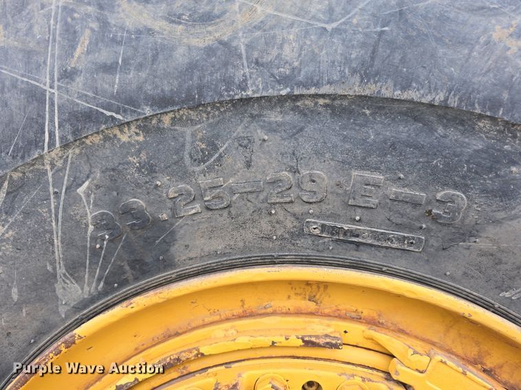 image for item EG9846 2004 Caterpillar 627G conventional scraper 