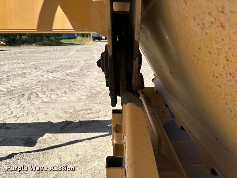 image for item EG9847 2014 Load King 2060-40-2 bottom dump trailer