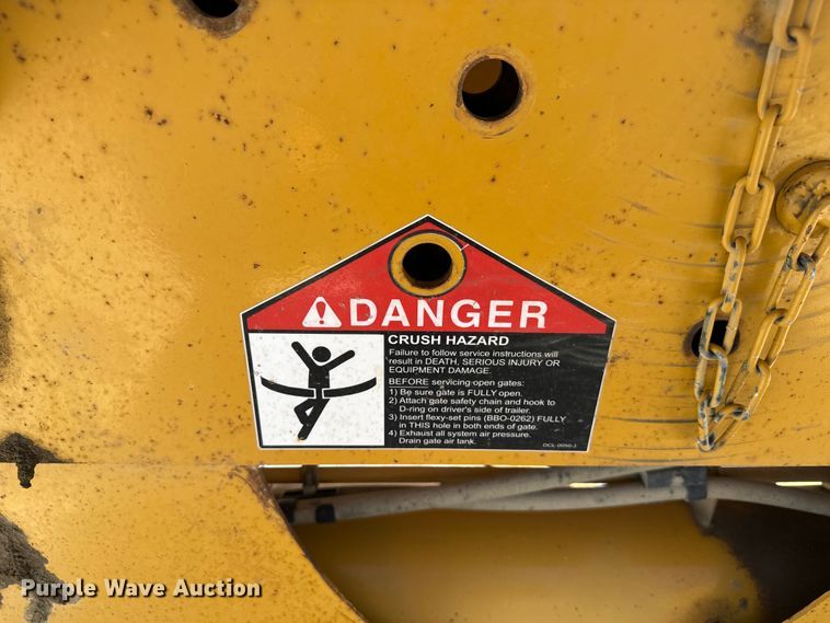 image for item EG9847 2014 Load King 2060-40-2 bottom dump trailer