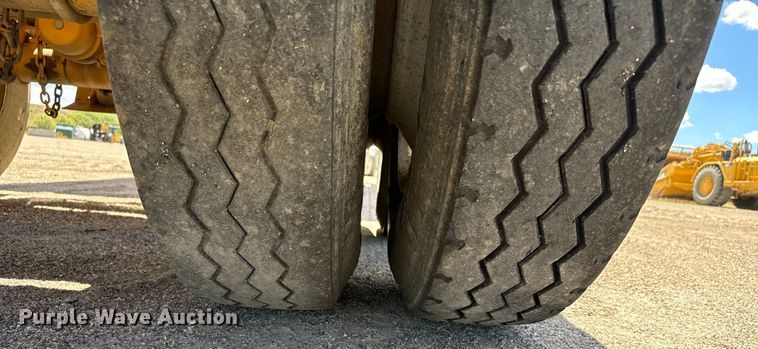 image for item EG9847 2014 Load King 2060-40-2 bottom dump trailer