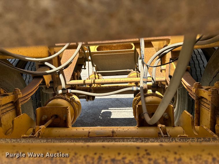 image for item EG9848 2004 Load King 2066-40-2 bottom dump trailer