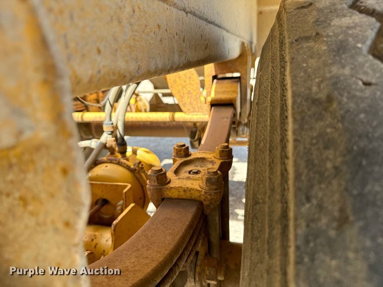 image for item EG9848 2004 Load King 2066-40-2 bottom dump trailer