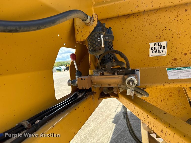 image for item EG9848 2004 Load King 2066-40-2 bottom dump trailer