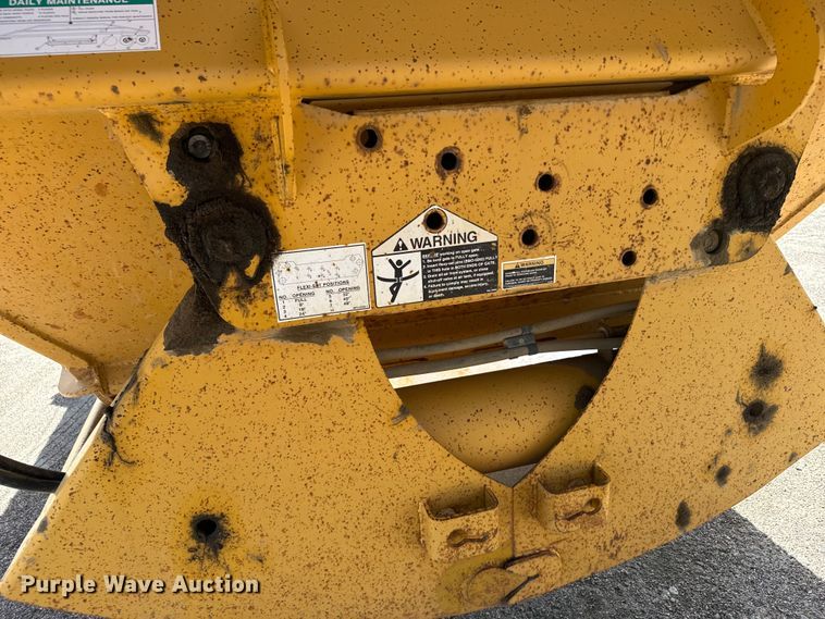 image for item EG9848 2004 Load King 2066-40-2 bottom dump trailer