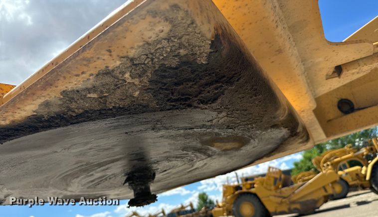 image for item EG9848 2004 Load King 2066-40-2 bottom dump trailer