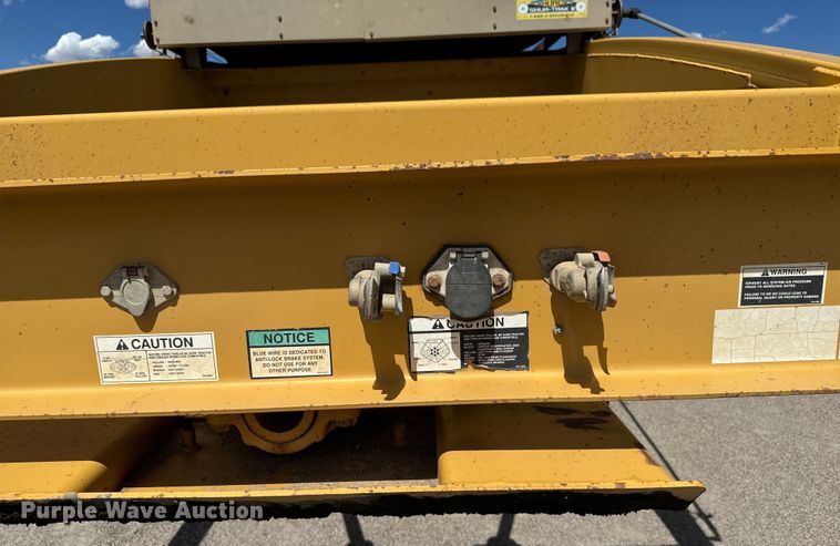 image for item EG9848 2004 Load King 2066-40-2 bottom dump trailer