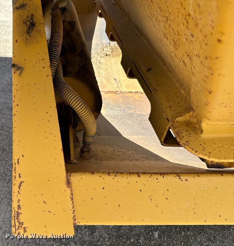 image for item EG9848 2004 Load King 2066-40-2 bottom dump trailer