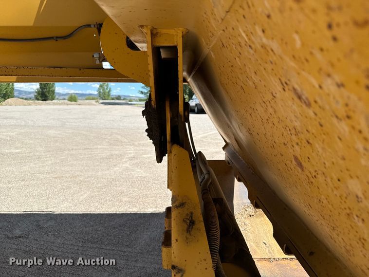 image for item EG9848 2004 Load King 2066-40-2 bottom dump trailer