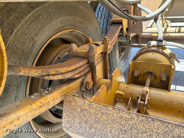 image for item EG9848 2004 Load King 2066-40-2 bottom dump trailer