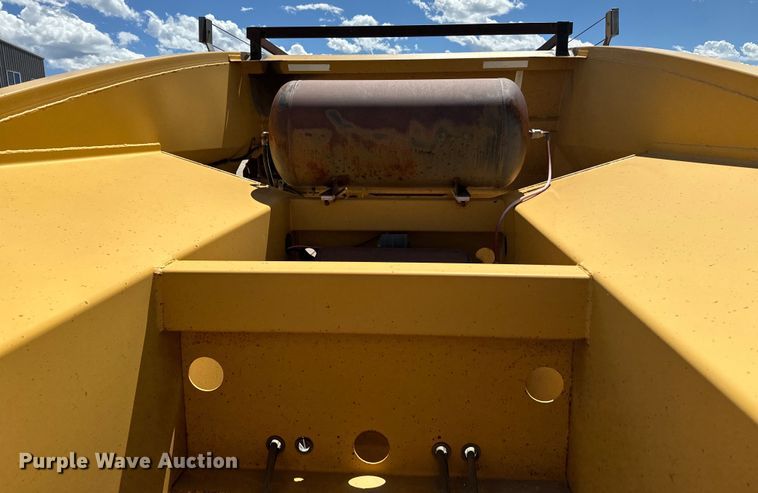 image for item EG9848 2004 Load King 2066-40-2 bottom dump trailer