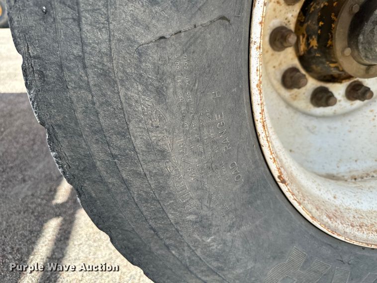 image for item EG9848 2004 Load King 2066-40-2 bottom dump trailer