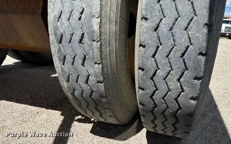 image for item EG9848 2004 Load King 2066-40-2 bottom dump trailer