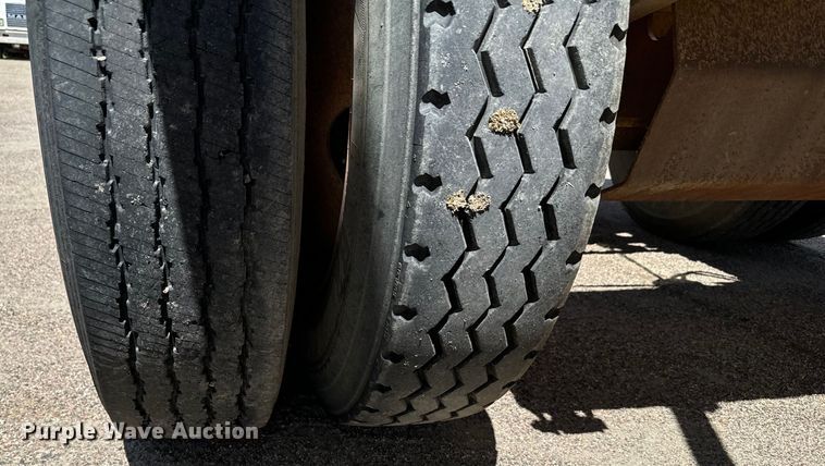 image for item EG9848 2004 Load King 2066-40-2 bottom dump trailer