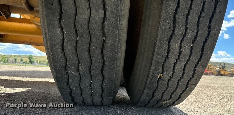 image for item EG9848 2004 Load King 2066-40-2 bottom dump trailer