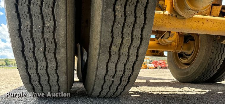 image for item EG9848 2004 Load King 2066-40-2 bottom dump trailer