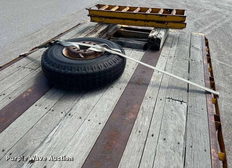 image for item EG9849 1981 General Float drop deck equipment trailer