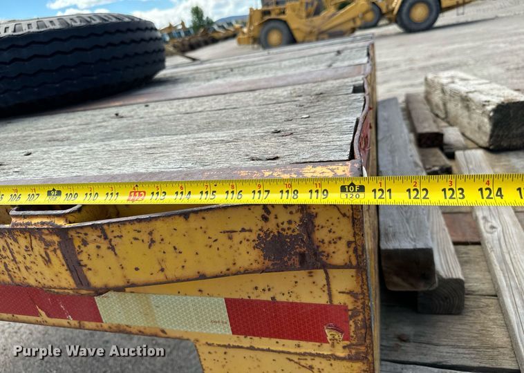 image for item EG9849 1981 General Float drop deck equipment trailer