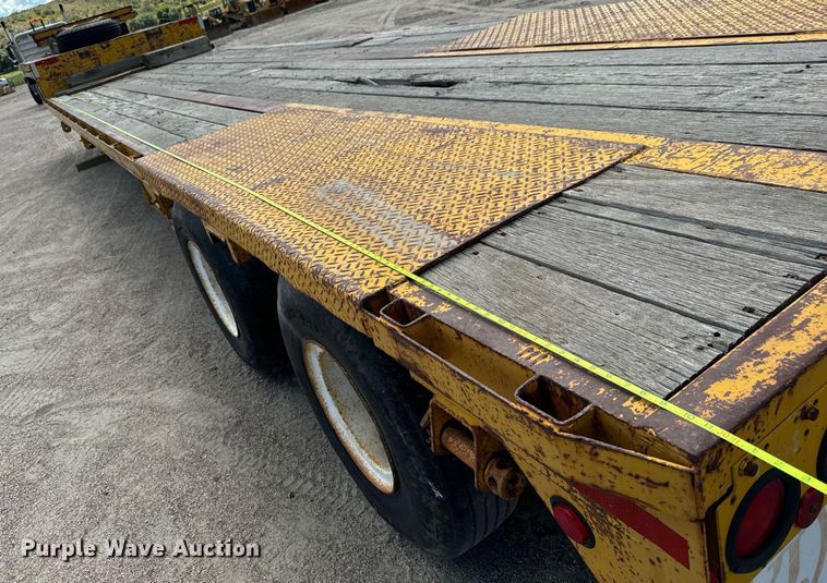 image for item EG9849 1981 General Float drop deck equipment trailer