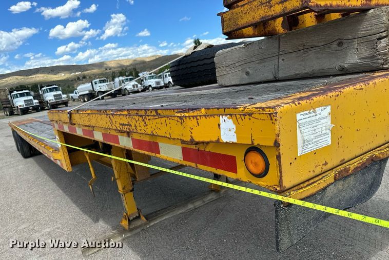 image for item EG9849 1981 General Float drop deck equipment trailer