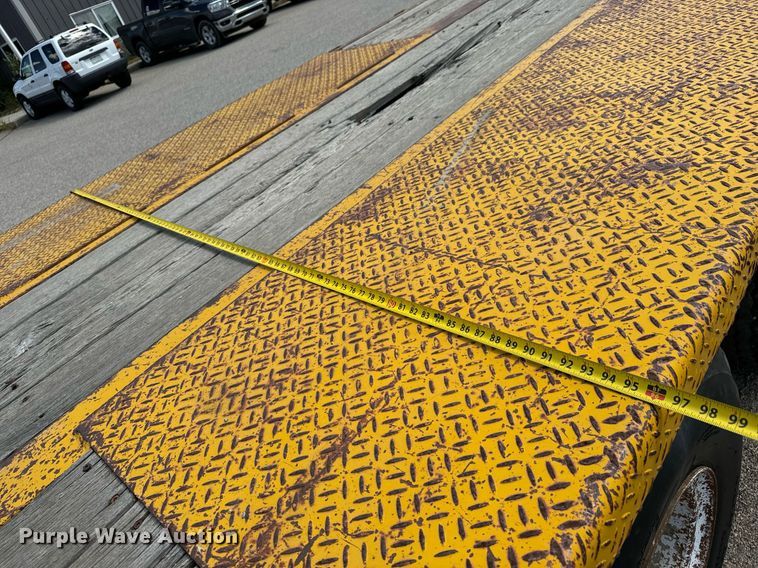 image for item EG9849 1981 General Float drop deck equipment trailer