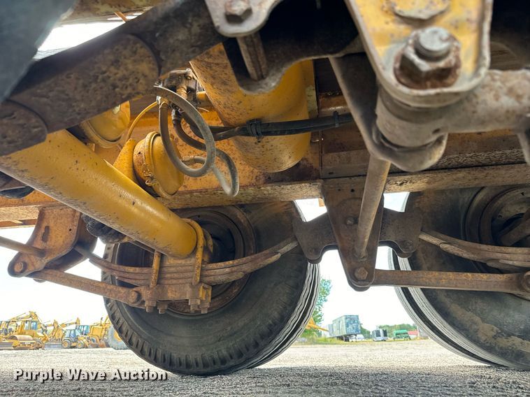 image for item EG9849 1981 General Float drop deck equipment trailer