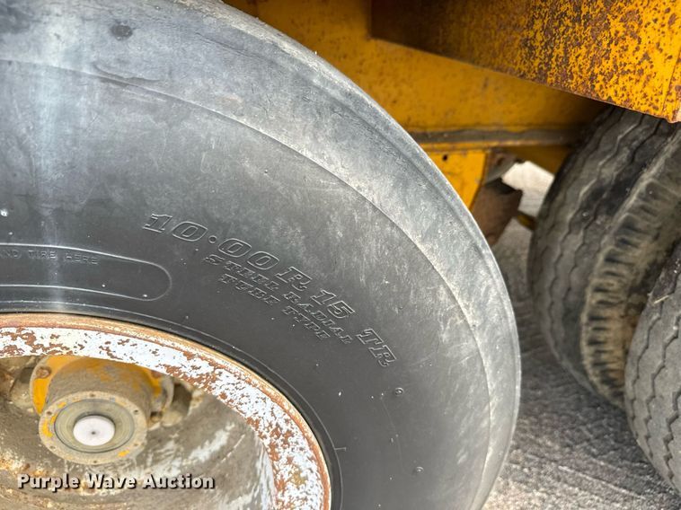 image for item EG9849 1981 General Float drop deck equipment trailer