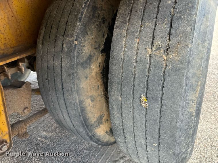 image for item EG9849 1981 General Float drop deck equipment trailer