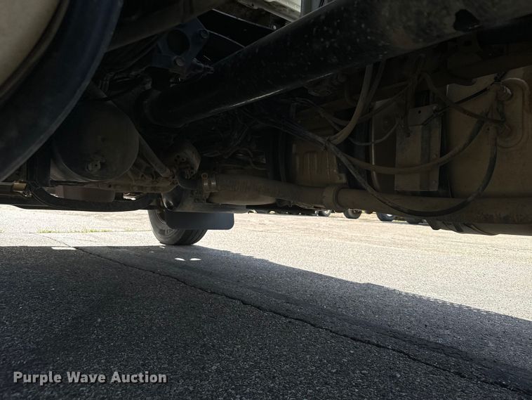 image for item EG9851 2015 Mack CHU613 semi truck