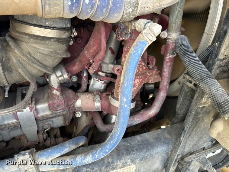 image for item EG9851 2015 Mack CHU613 semi truck