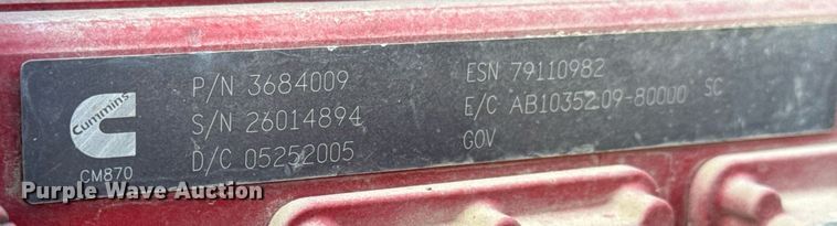 image for item EG9852 2006 Mack CL733 semi truck