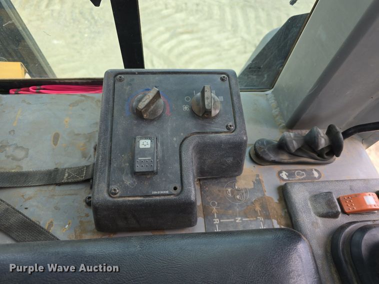 image for item EG9854 2006 Caterpillar D5G XL dozer