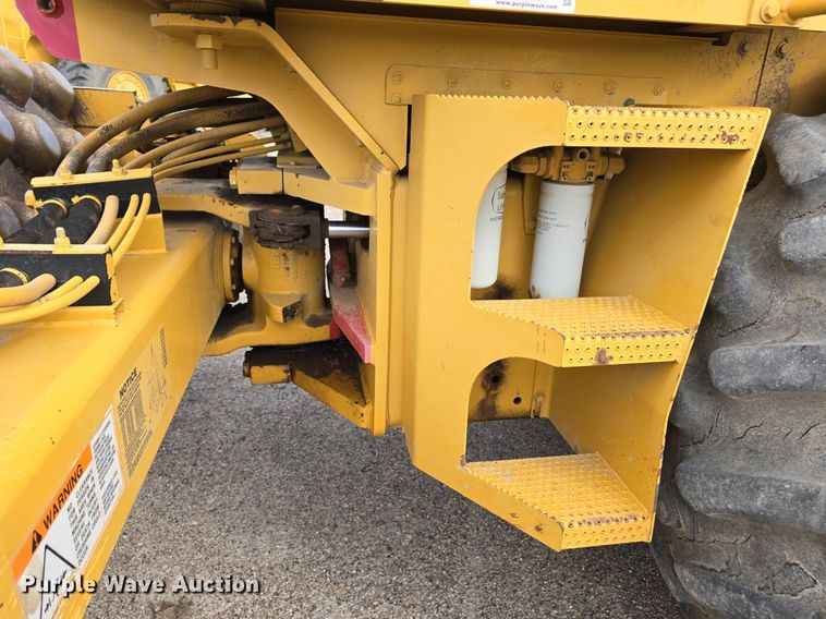 image for item EG9855 2005 Caterpillar CP-563E single drum vibratory roller