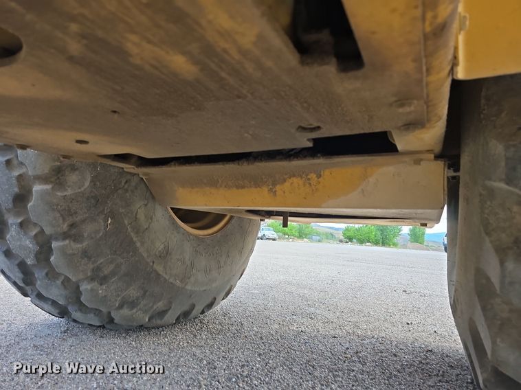 image for item EG9855 2005 Caterpillar CP-563E single drum vibratory roller