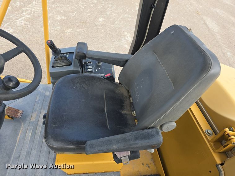 image for item EG9855 2005 Caterpillar CP-563E single drum vibratory roller