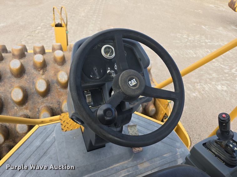 image for item EG9855 2005 Caterpillar CP-563E single drum vibratory roller