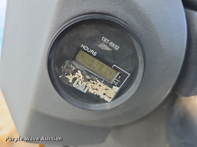 image for item EG9855 2005 Caterpillar CP-563E single drum vibratory roller