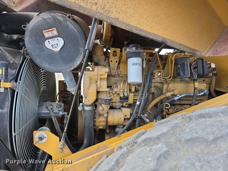 image for item EG9855 2005 Caterpillar CP-563E single drum vibratory roller