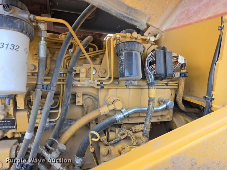 image for item EG9855 2005 Caterpillar CP-563E single drum vibratory roller