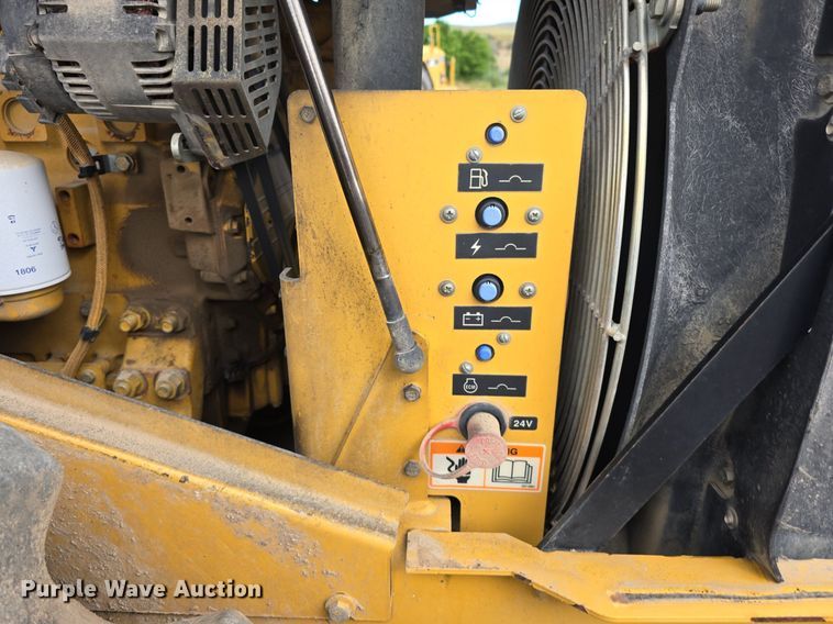 image for item EG9855 2005 Caterpillar CP-563E single drum vibratory roller