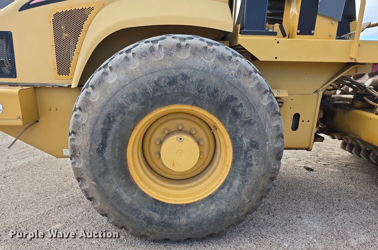 image for item EG9855 2005 Caterpillar CP-563E single drum vibratory roller